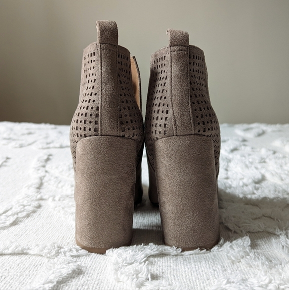 Steve Madden faux suede booties, size 7. - Picture 3 of 9